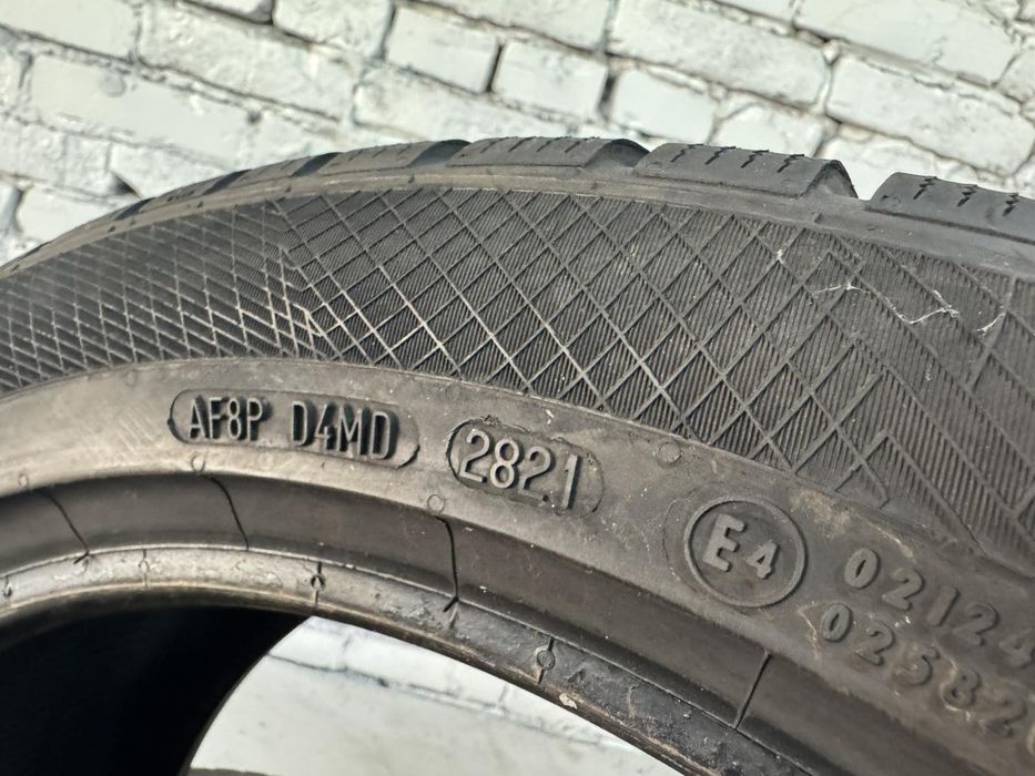 Зимові шини CONTINENTAL 235/45 r17