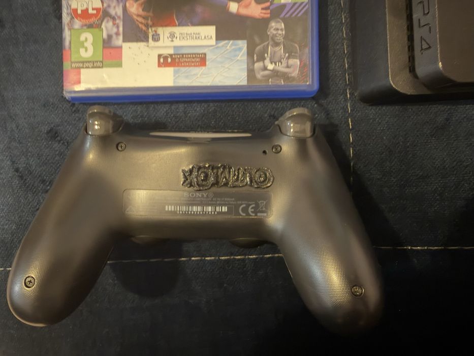 Ps4 slim + pad + fifa 21