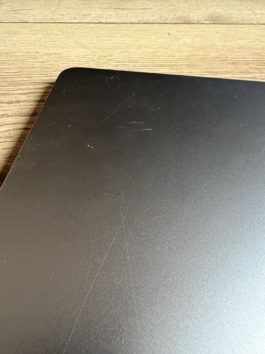 MacBook Air 13 M2 8GB 256GB Space Gray, sprawny, przetarty ekran