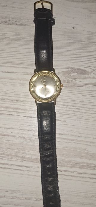 Часы Movado           .