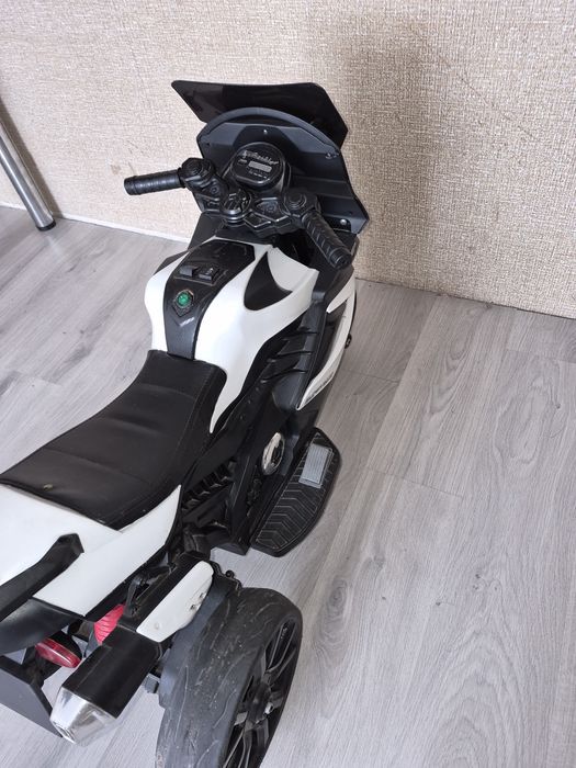 Дитячий мотоцикл електромобіль