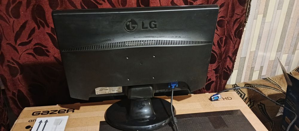 Монитор LG Flatron W1943SS 19" — Отличное состояние