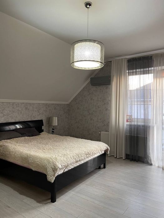 Оренда приватного будинку з зеленою зоною, терасою і гаражем.ЦЕНТР