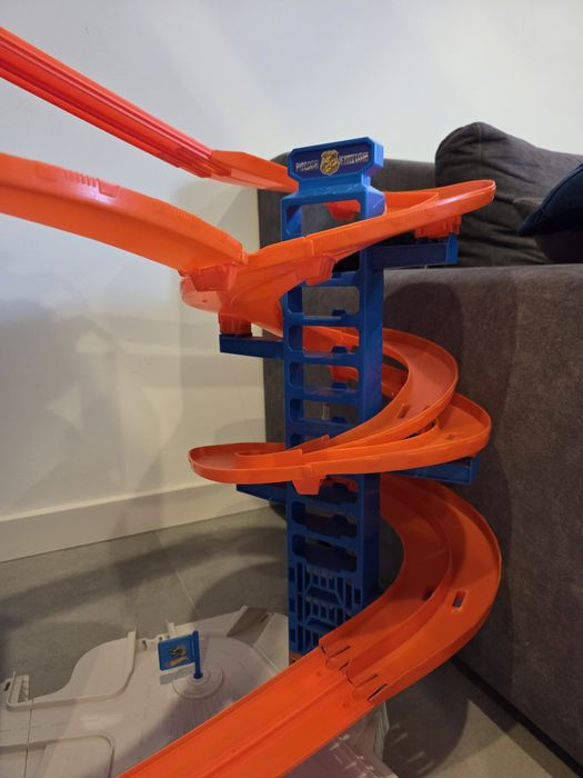 Hot wheels Super Ultimate Garage FDF25