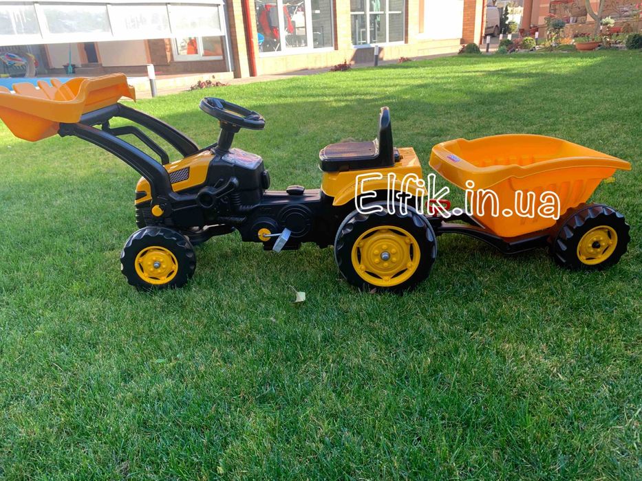 Трактор на педалях