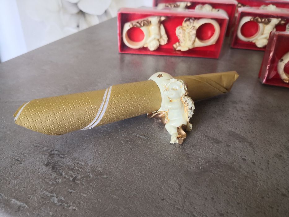 Pierścienie obrączki na serwetki serwetnik