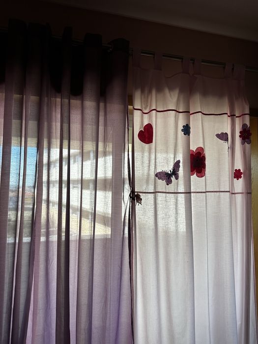 Candeeiro+Cortinados - Quarto Bebé menina