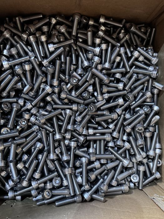 Гвинт з циліндричною головкою з внутрішнім шестигранником М8/30 нержав