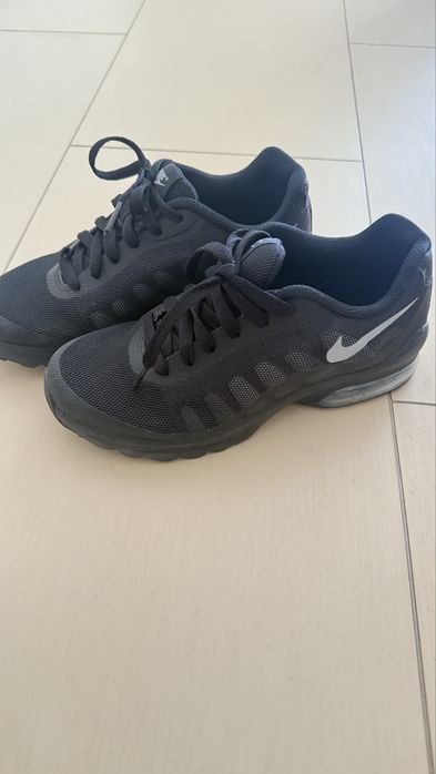 Продам Nike кроссовки