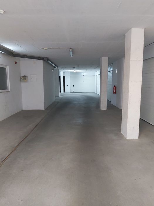 Garagem 70m2 Box Fechada