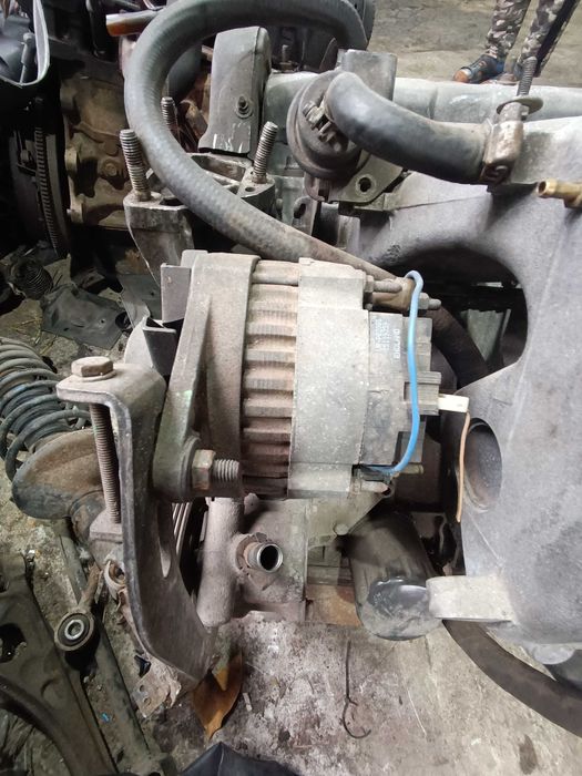 Генератор Пежо 405 Насос гур Peugeot 405 Генератор Пєжо