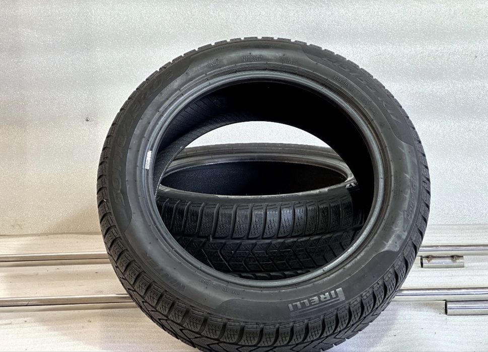 Автошини колеса резина 215/55 R17 PIRELLI Sottozero 3 зимові 2022 рік
