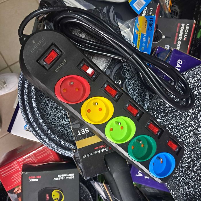 Przedłużacz listwa zasilająca 5 gniazd 3 metry