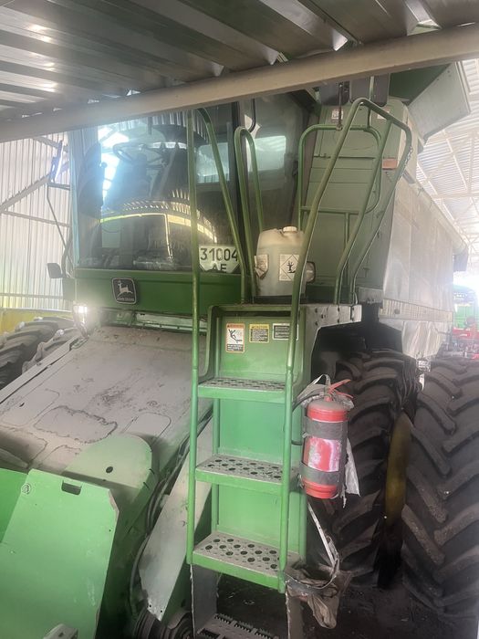 Комбайн John Deere 9610