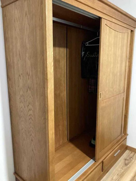 Guarda-Roupa em madeira