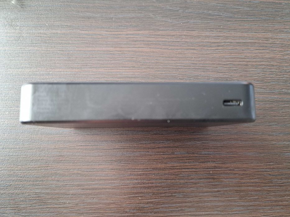 Magnetyczny bezprzewodowy Power Bank z podstawką ESR MagSafe 10000 mAh