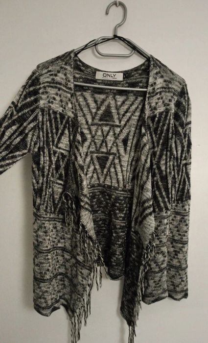szary sweter z frędzlami we wzory only rozmiar S hippie