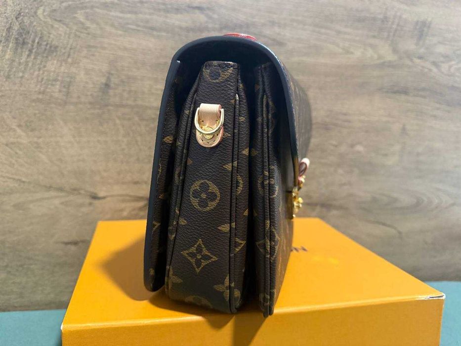 Оригінальна  сумочка Louis Vuitton Metis Pochette