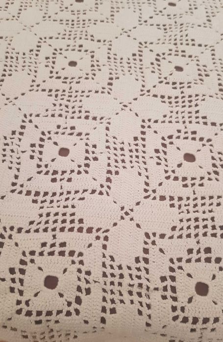 Toalha de mesa em crochê antiguidade 1,92 x 1,79