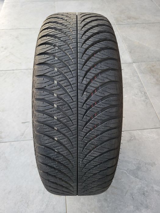 1x Opona całoroczna Goodyear Vector 4Seasons Gen2 215/60R16 95V