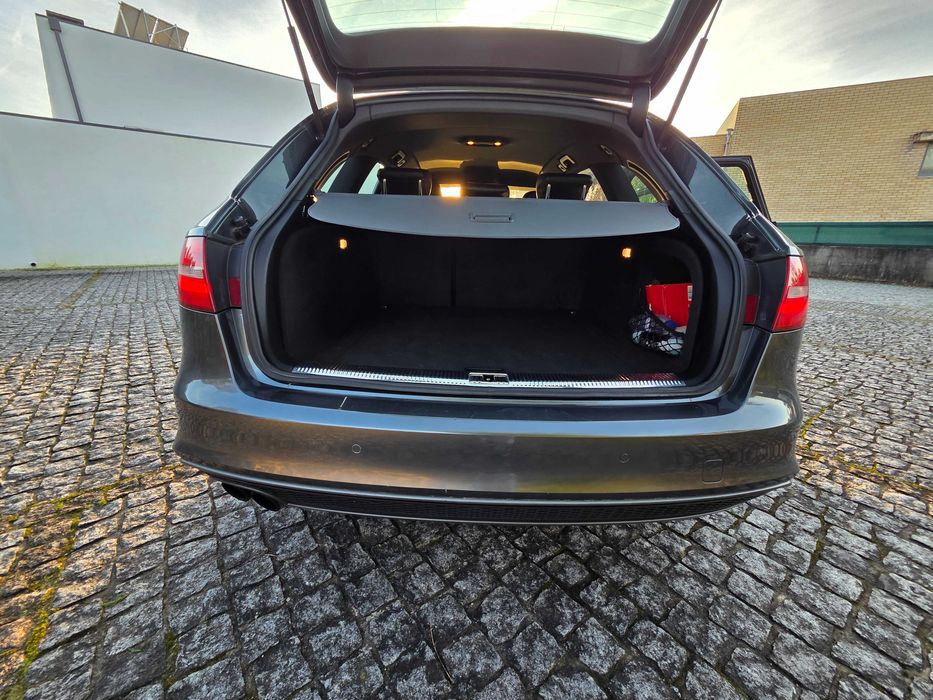 Audi A4 sline impecável, para quem gosta de conforto e segurança