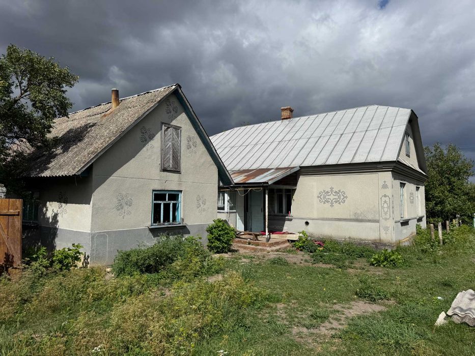 Продається просторий будинок с. Комарівка (Дубенський р-н.) - 50 соток приватизованої землі!!!