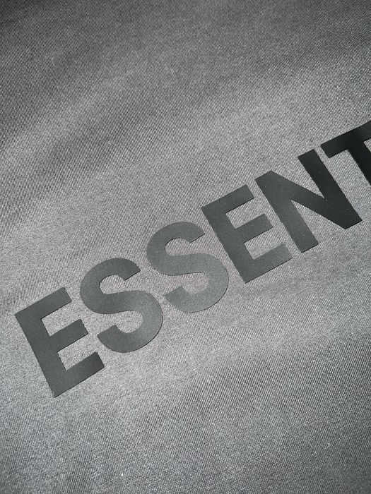 Футболка Essentials