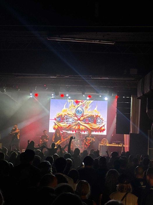 PA line array Seeburg Galeu 16 caixas