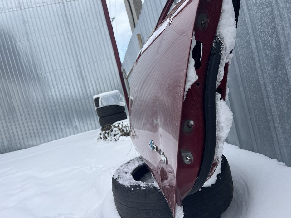 Дверь передня права Nissan Leaf 2014