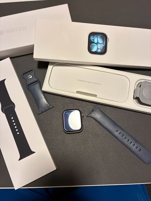 Apple Watch Series 11 Space Gray stan idealny komplet z paskiem