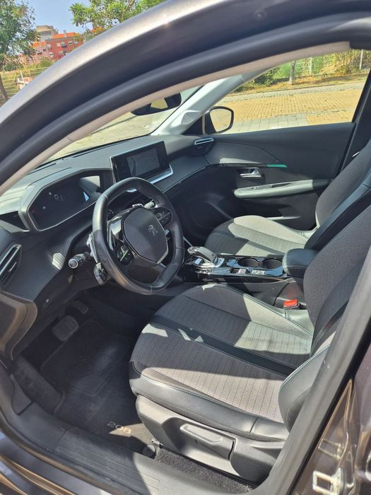 Peugeot 208 1.2 PureTech Allure Pack EAT8