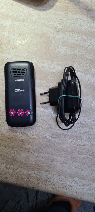 Telefon komórkowy MaxCom- MM428BB.

Ladowarka, bateria i Telefon są sp