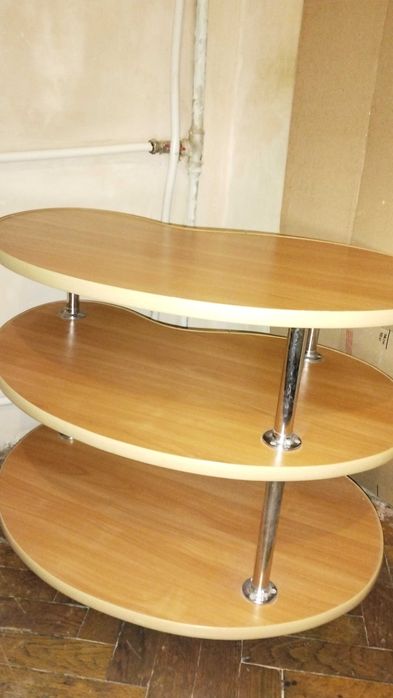 Стіл журнальний на колесах