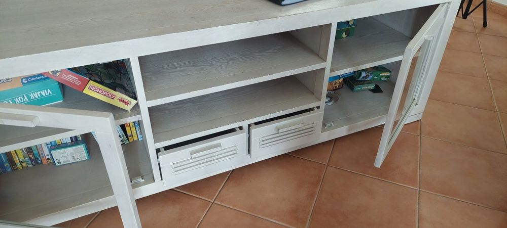 Movel tv branco Banak Importa