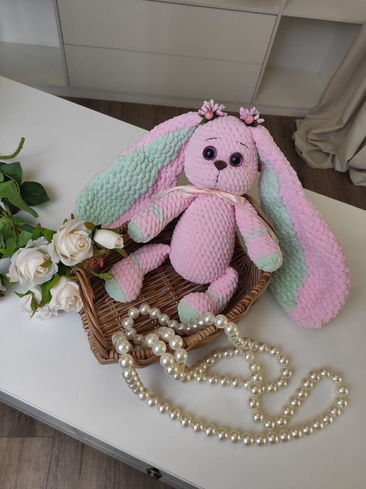 Вязаная игрушка зайка, ручная работа