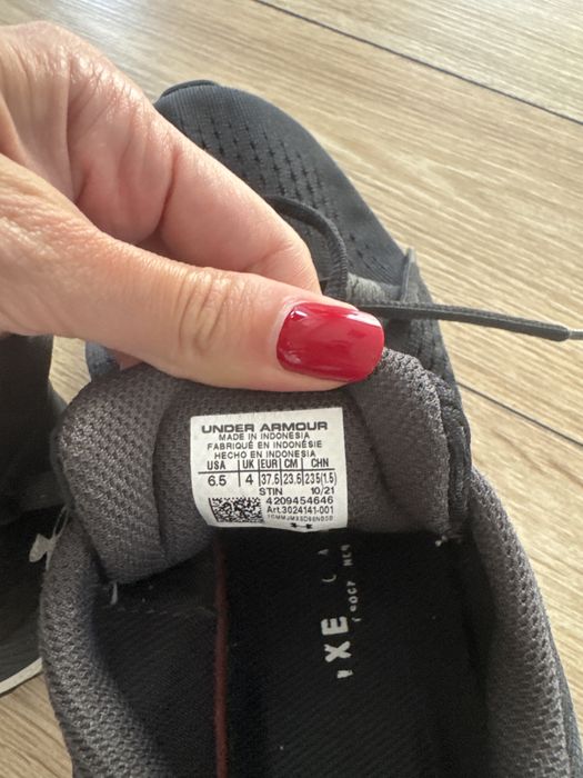 Buty sportowe Under Armour 37.5
