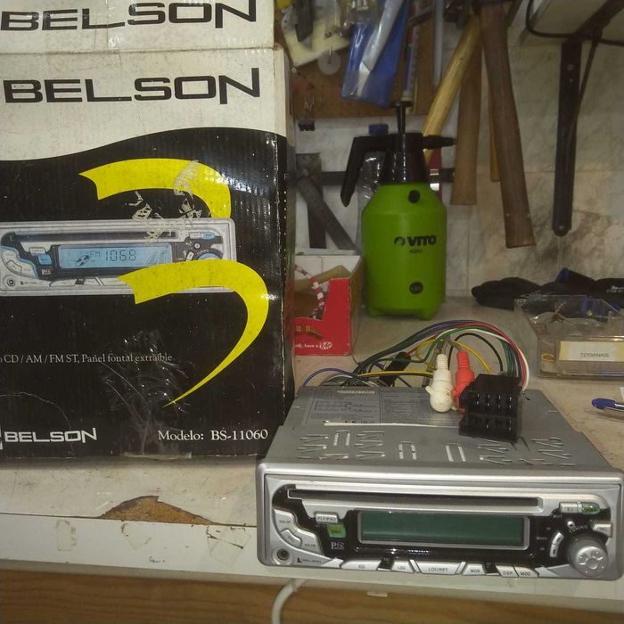 Auto rádio usado