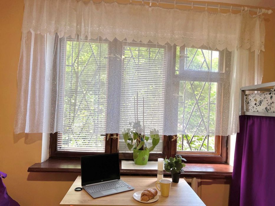 Хостел на первом этаже, метро Левобережная — койко-место 1500 грн/мес.