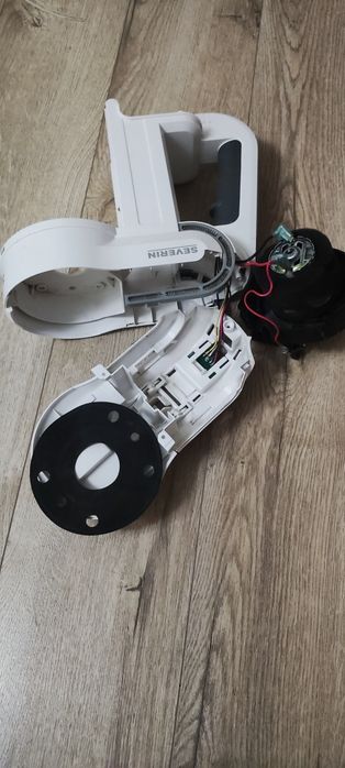 Продам пилосос severin на запчастини.