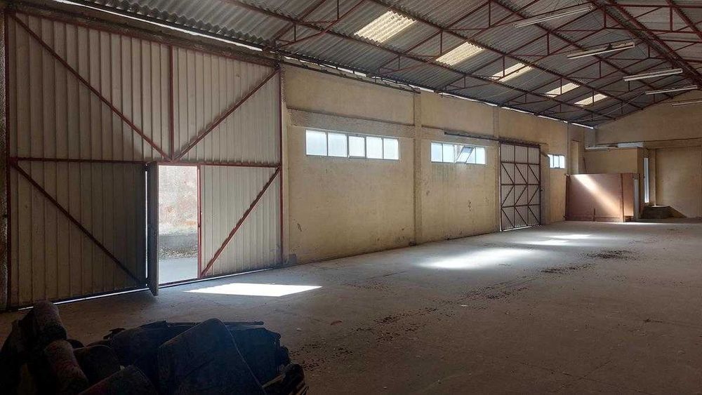 Complexo comercial e industrial (armazéns)