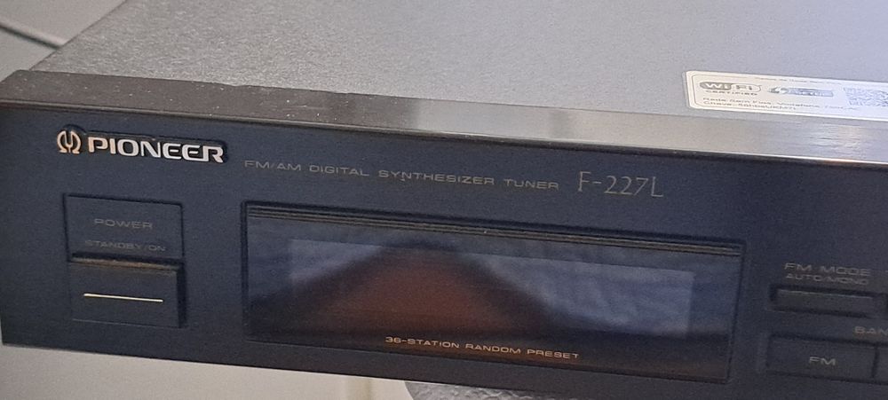 Radio Pioneer a funcionar em perfeito estado