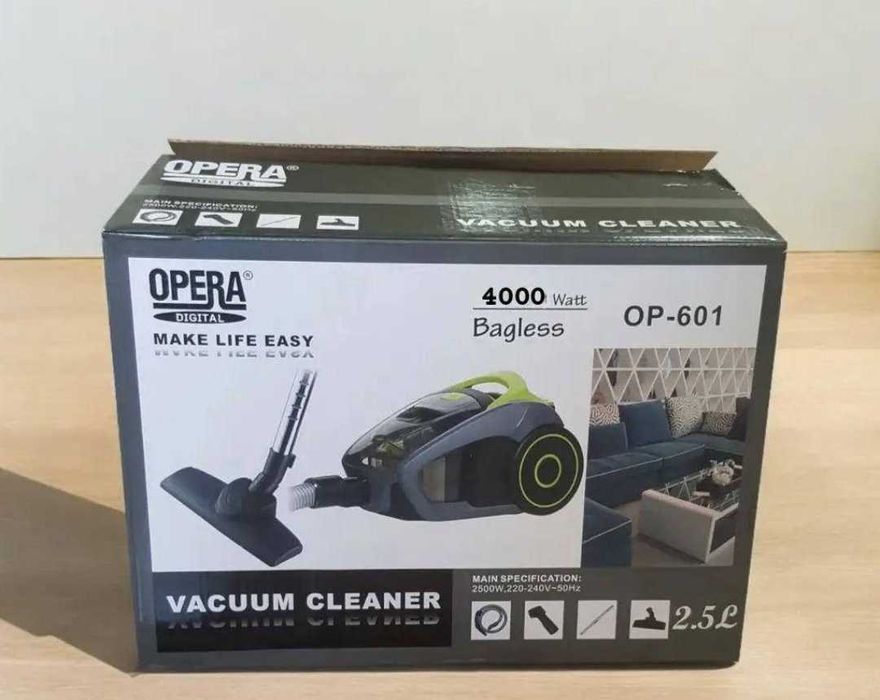 Пилосос новий 4000W без мішковий іде 2 насадки у наборі 2.5л контейнер