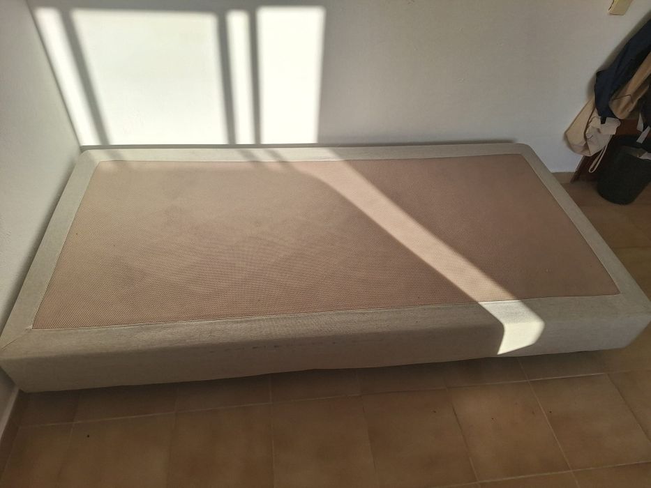 Cama de Solteiro para venda.  *ver descrição