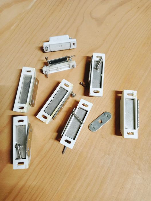 Imans portas armário