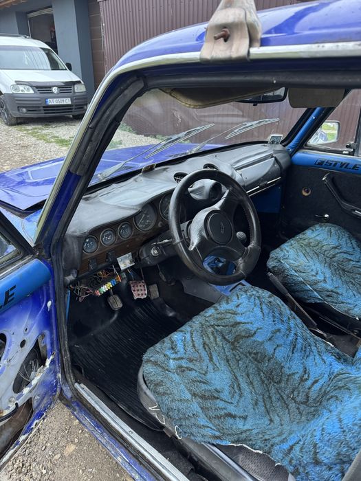Автомобіль Ваз 21061
