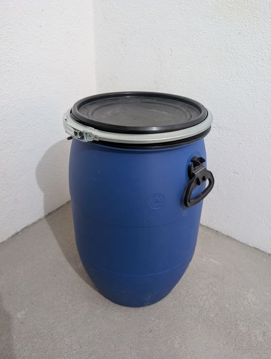 Barril 60 litros plástico novo c/tampa e fecho
