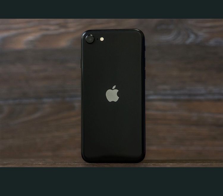 Iphone Se 2020 64gb та чохол повербанк 6000мА