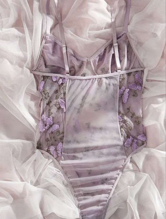 Nowiutkie różowe body