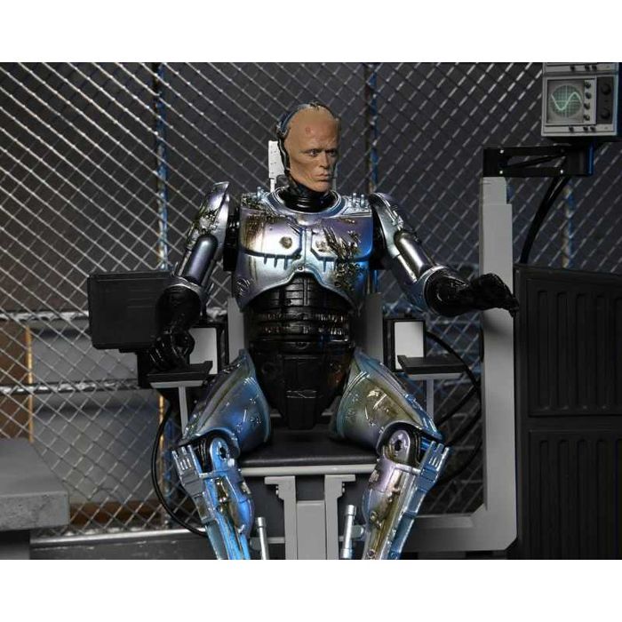 RoboCop Action Figure Ultimate Battle Damaged RoboCop with Chair
