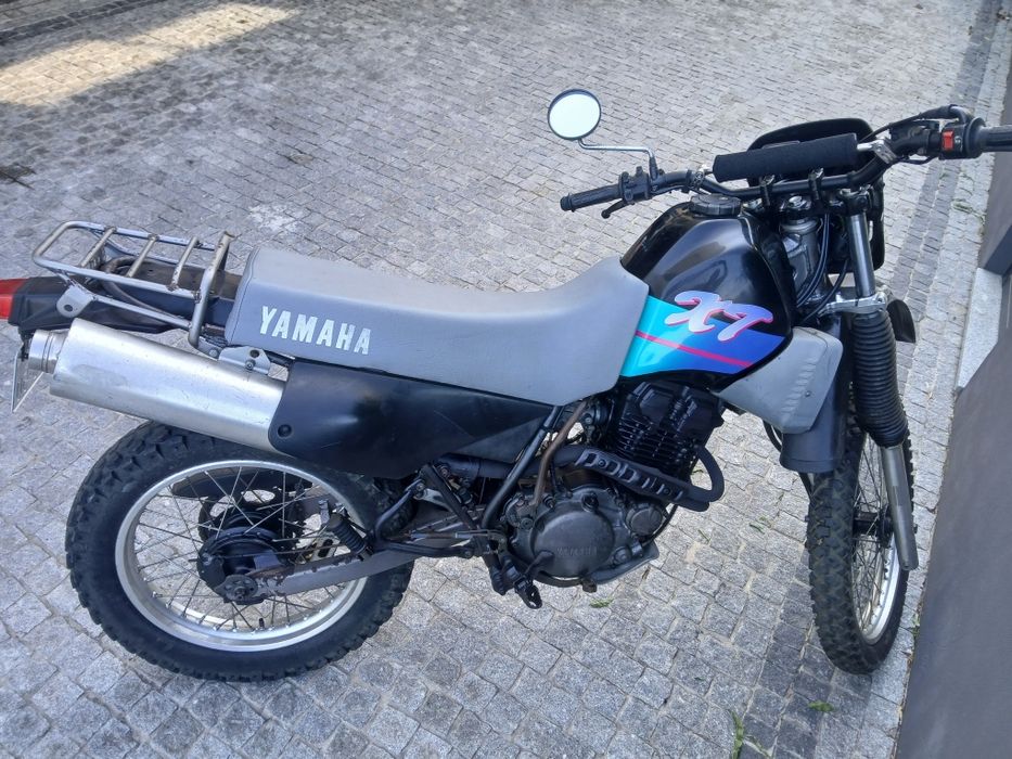 Yamaha xt 350 preta